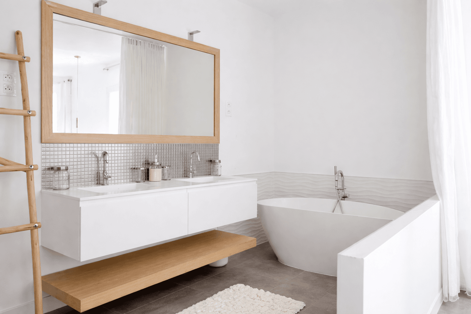 Salle de bain complète.